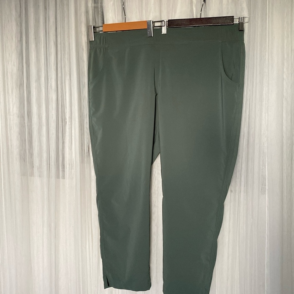 Eddie Bauer Travel departure plus size ankle pullover, olive pants! Size XXL